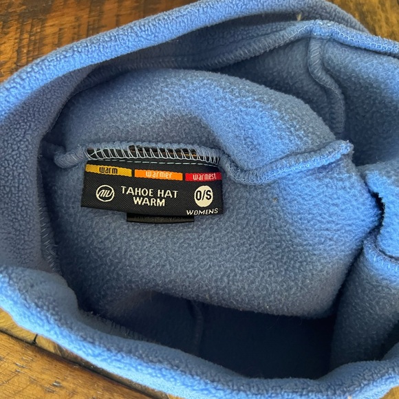 Bundle of 6 Mixed Brand Beanies Rip Curl, Manzella, and non name brand. - Picture 7 of 14